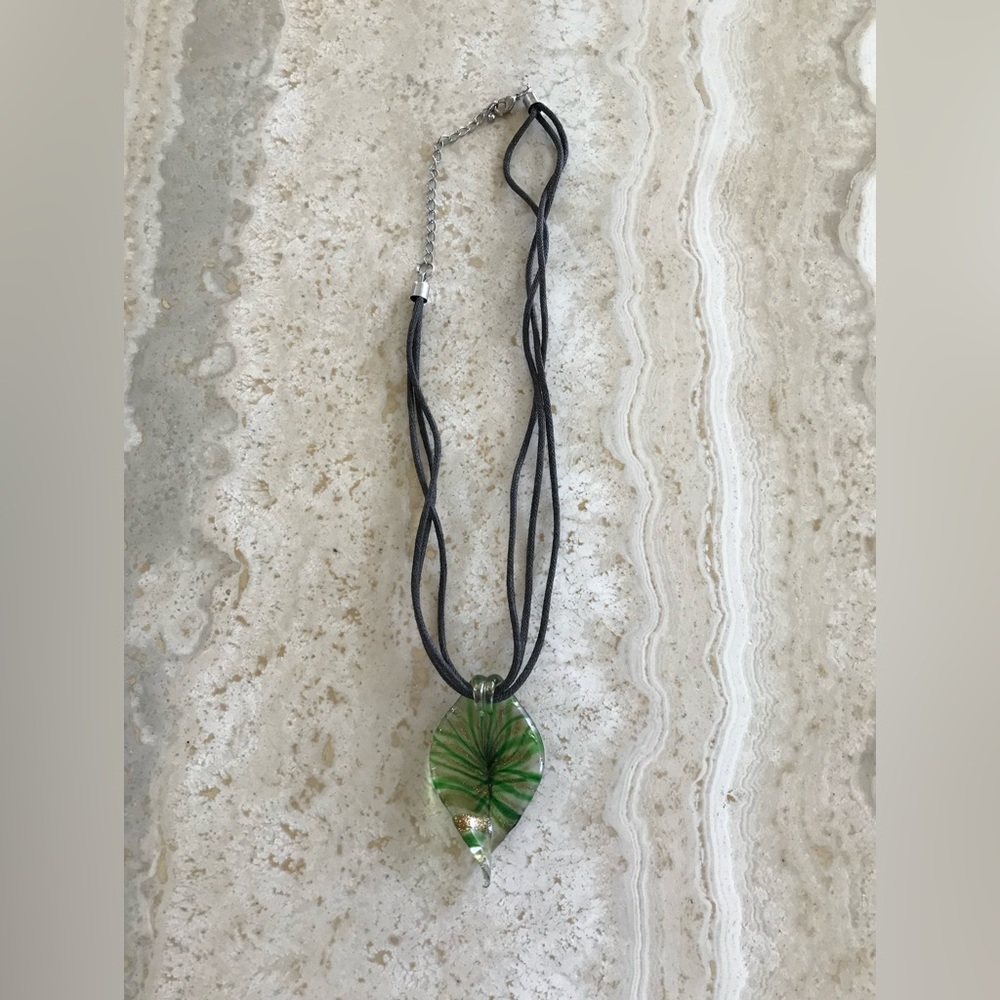 BLOWN GLASS GOLD AND GREEN LEAF SPARKLING NECKLACE